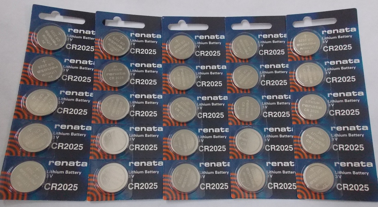 Renata CR2025 3V Lithium Coin Battery - 25 Pack + FREE SHIPPING