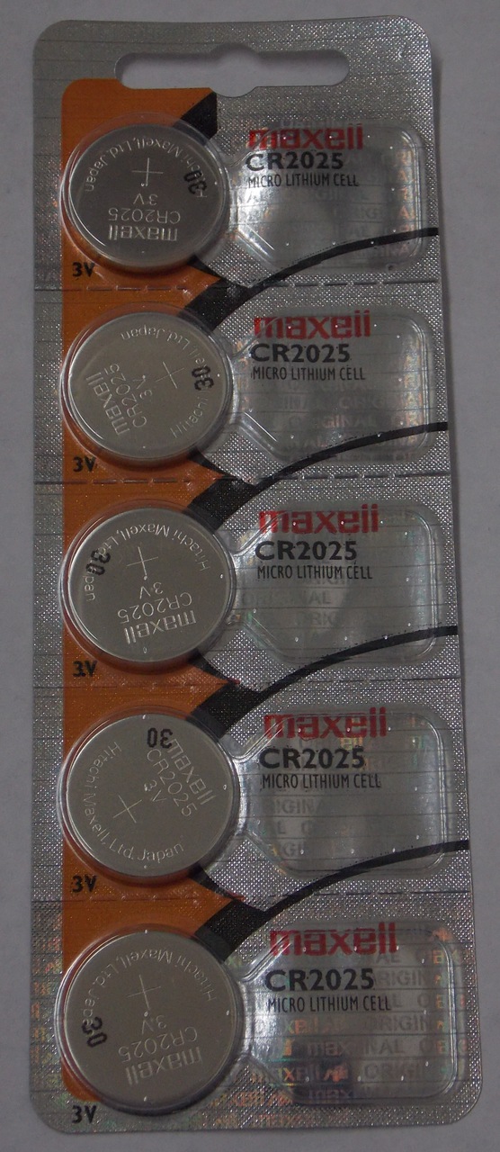 Maxell CR2025  3 Volt Lithium Coin Battery - 100 Pack - FREE SHIPPING!