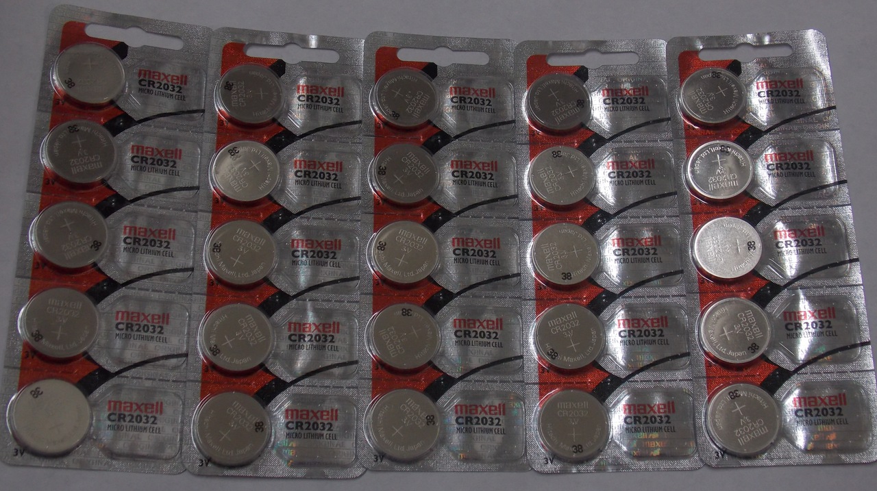 Maxell CR2032 3 Volt Lithium Coin Battery - 25 Pack - FREE Shipping