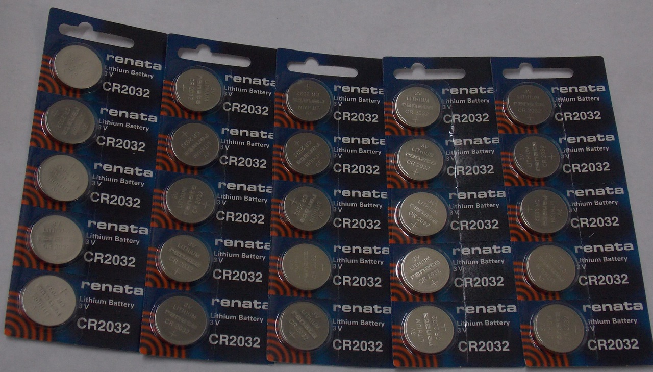 Renata CR2032 3V Lithium Coin Battery - 25 Pack + FREE SHIPPING