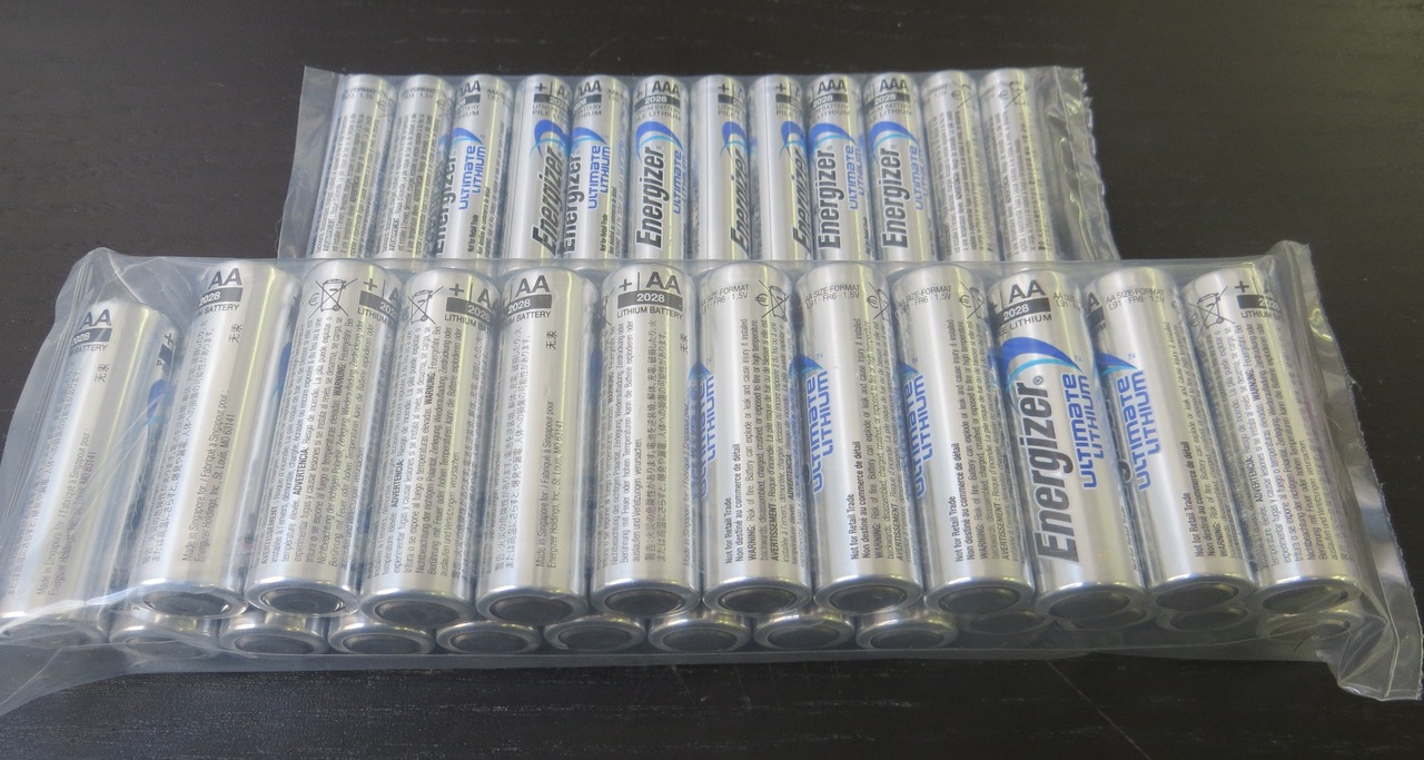 Energizer AAA / AA Ultimate Lithium Batteries 1.5V - 36 Piece Combo Pack (12 AAA  24 AA ) + FREE SHIPPING